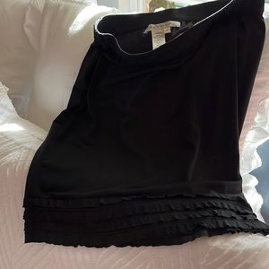 Straight bottom ruffled skirt 🖤